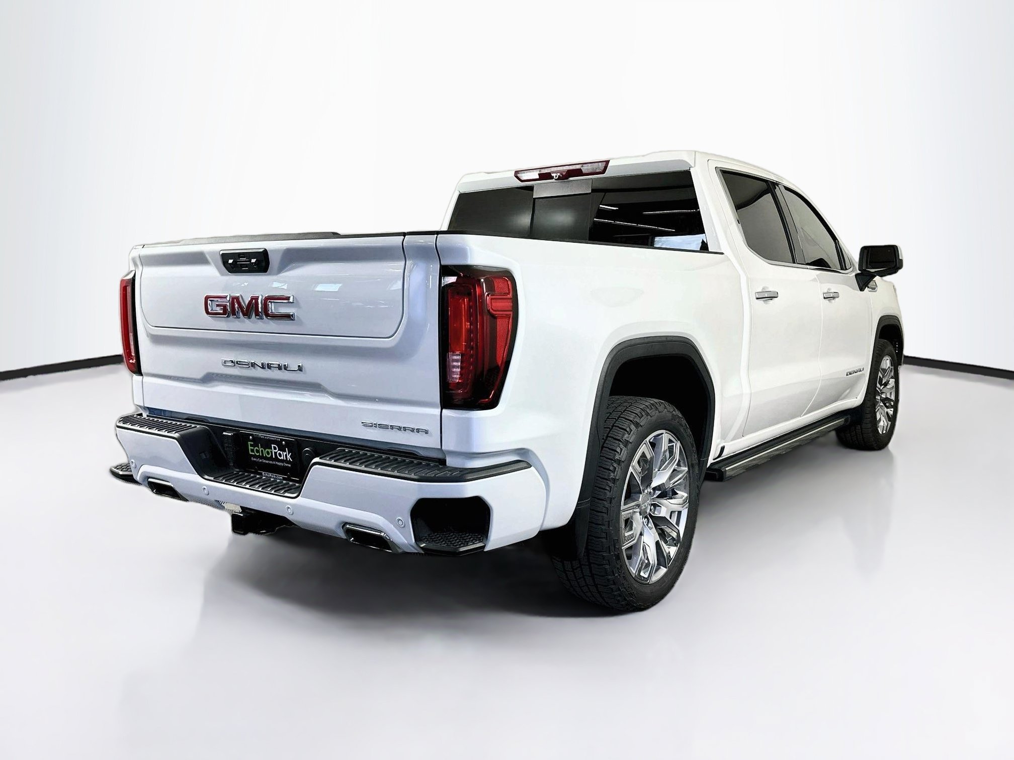 Used 2024 GMC Sierra 1500 Denali AWD/4WD image 9