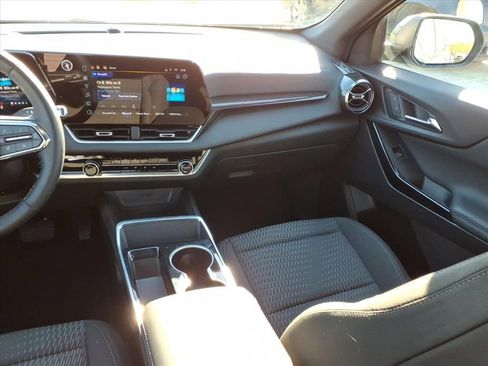 Used 2025 Chevrolet Equinox LT image 10