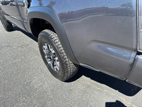 Certified 2023 Toyota Tacoma TRD Off-Road w/ Black Out Package (TMS) AWD/4WD image 9
