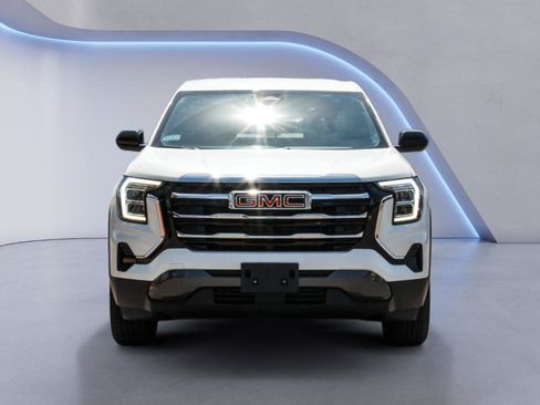 Used 2025 GMC Terrain Elevation AWD/4WD image 2