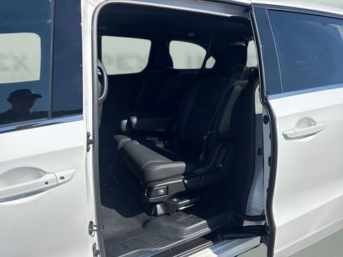 Used 2025 Honda Odyssey Sport-L image 29