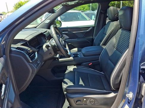 Used 2025 GMC Acadia Denali w/ Super Cruise Package FWD image 10