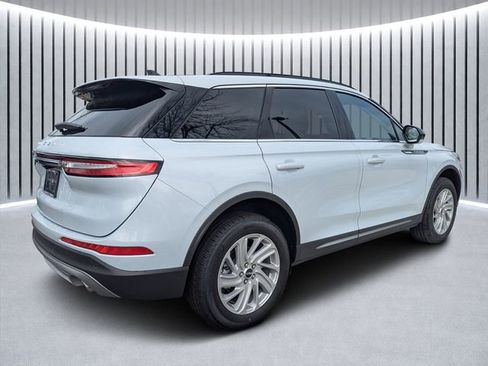 New 2026 Lincoln Corsair Premiere image 3