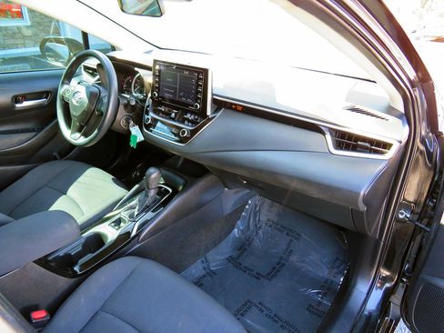 Used 2021 Toyota Corolla LE image 20