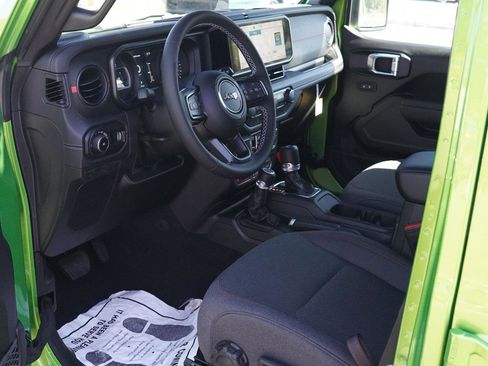 New 2025 Jeep Wrangler Unlimited Rubicon image 50