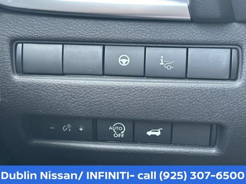 New 2026 Nissan Rogue Platinum w/ Tech Package AWD/4WD image 32