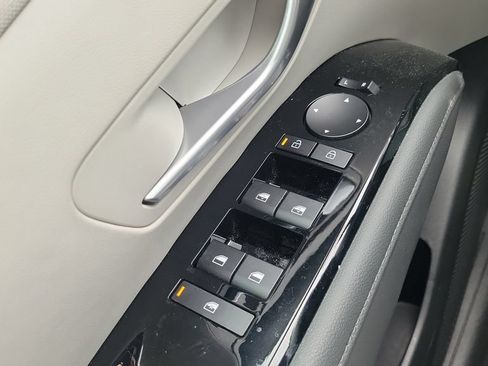 Used 2025 Hyundai Tucson Limited AWD/4WD image 19