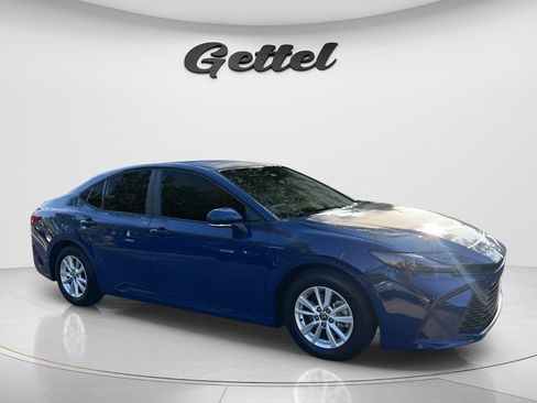 Used 2025 Toyota Camry LE w/ Convenience Package FWD image 3