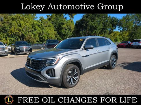 Certified 2025 Volkswagen Atlas Cross Sport SE AWD/4WD image 1