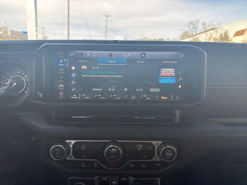 New 2026 Jeep Gladiator Sport image 31