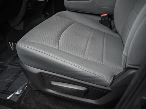 Used 2017 RAM 2500 Tradesman w/ Chrome Appearance Group image 40