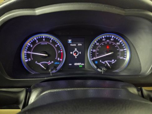 Used 2019 Toyota Highlander XLE FWD image 15