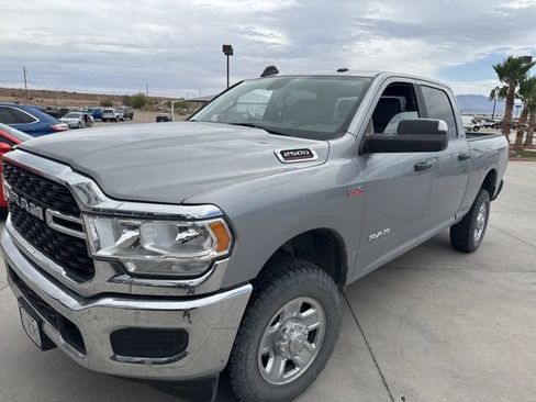 Used 2022 RAM 2500 Big Horn AWD/4WD image 2
