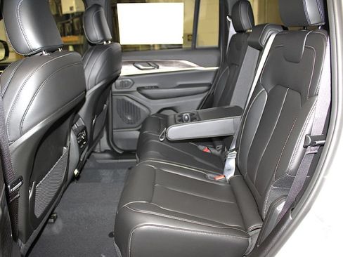 New 2026 Jeep Grand Cherokee Limited AWD/4WD image 28