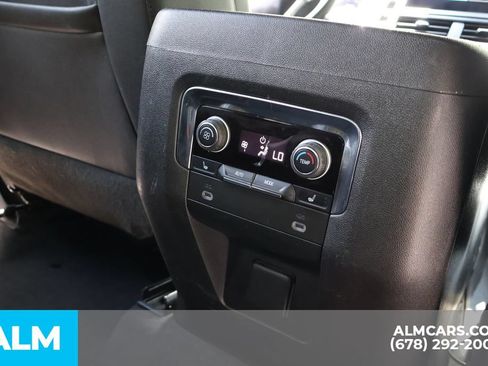 Used 2023 Chevrolet Tahoe Z71 w/ Luxury Package AWD/4WD image 27