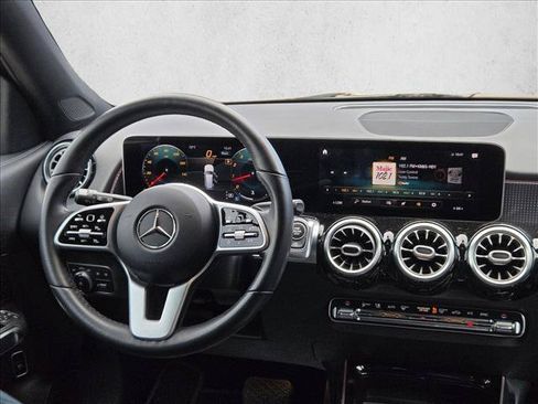 Used 2020 Mercedes-Benz GLB 250 image 18