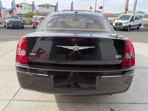 Used 2010 Chrysler 300 Touring AWD/4WD image 4