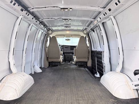 Used 2017 GMC Savana 2500 RWD image 14