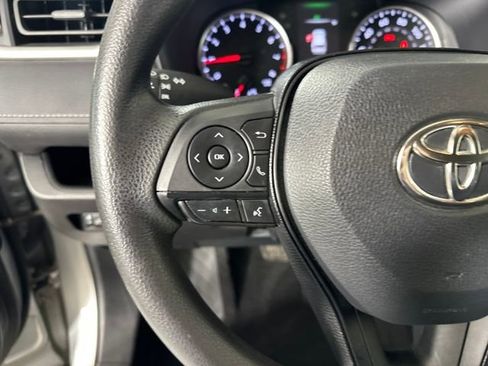 Used 2021 Toyota RAV4 LE image 15