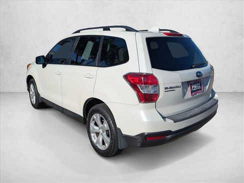 Used 2016 Subaru Forester 2.5i Premium w/ All-Weather Package AWD/4WD image 7