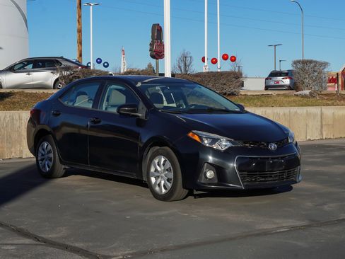 Used 2016 Toyota Corolla LE image 2