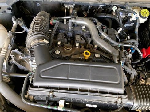 Used 2025 Ford Escape ST-Line FWD image 32