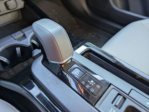 Used 2023 Toyota Prius XLE image 17