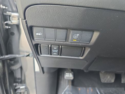 Used 2021 Nissan Armada SL w/ Captain's Chairs Package image 28