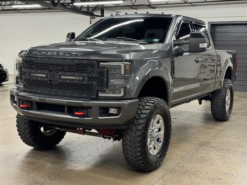 Used 2019 Ford F250 Lariat w/ Lariat Ultimate Package AWD/4WD image 3