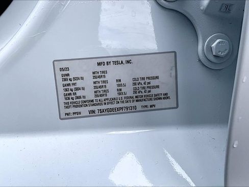 Used 2023 Tesla Model Y Long Range AWD/4WD image 30