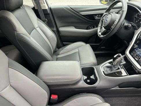 Used 2025 Subaru Outback Onyx Edition image 17