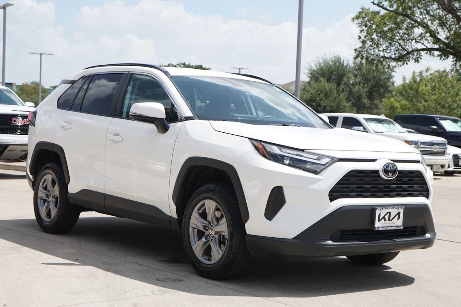 Used 2025 Toyota RAV4 XLE FWD image 6