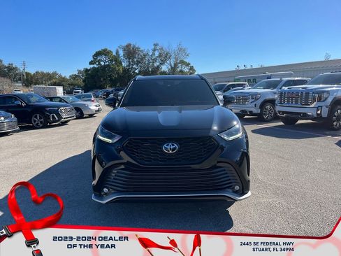 Used 2022 Toyota Highlander XSE image 3
