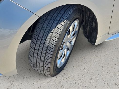 Used 2023 Toyota Corolla LE FWD image 32