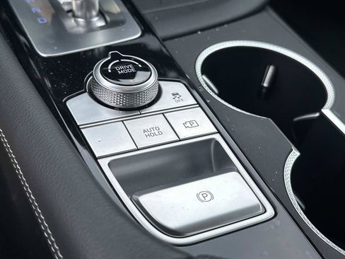 Used 2026 Genesis G70 2.5T RWD image 17