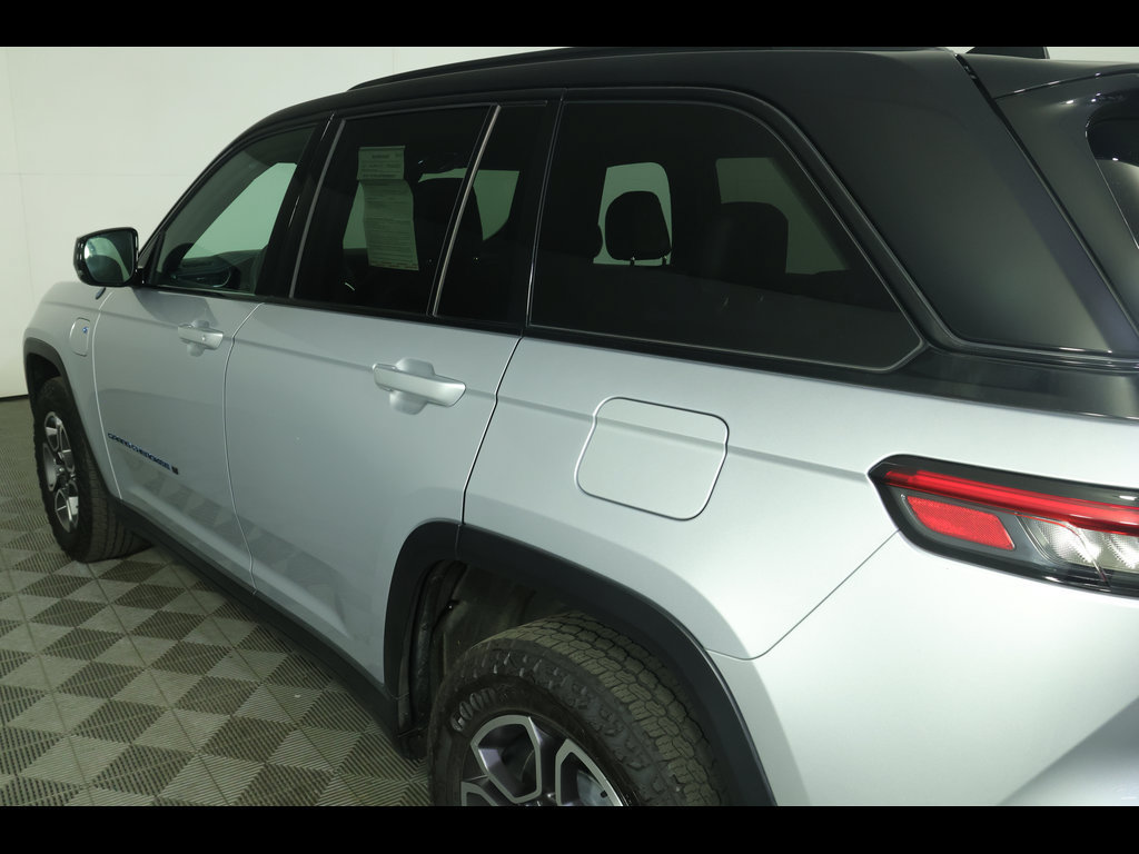 Used 2022 Jeep Grand Cherokee Trailhawk AWD/4WD image 19