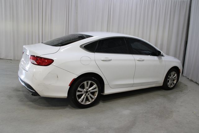 Used 2015 Chrysler 200 Limited FWD image 27
