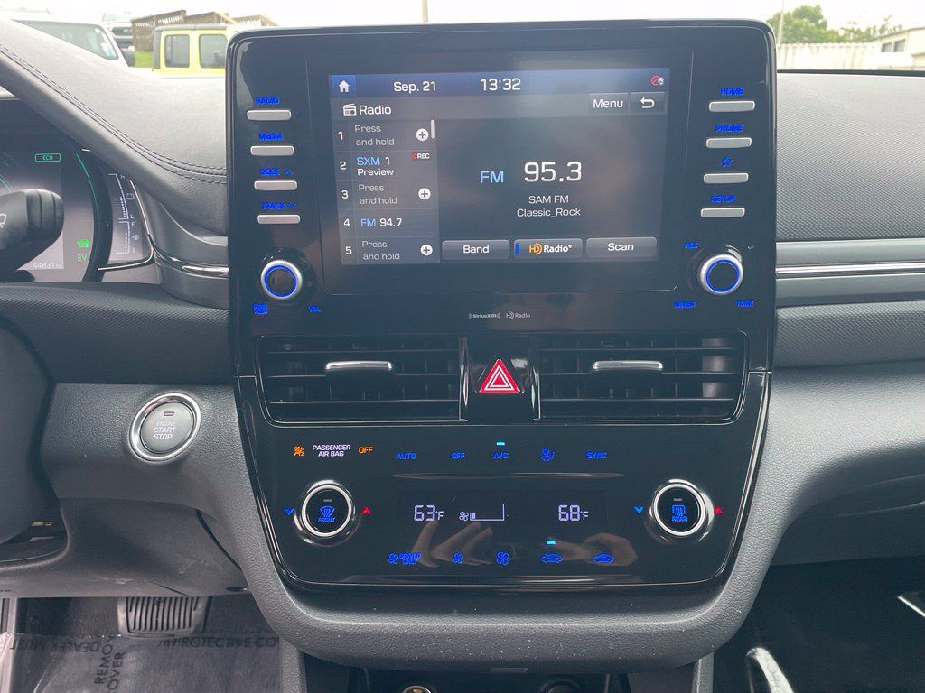Used 2020 Hyundai Ioniq SE FWD image 23