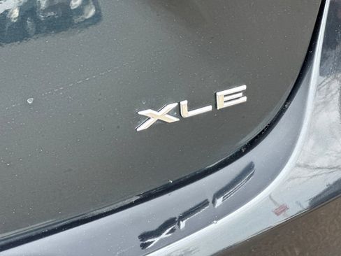 Used 2016 Toyota Avalon XLE image 26