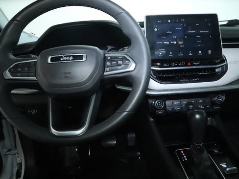 Used 2025 Jeep Compass Limited AWD/4WD image 28
