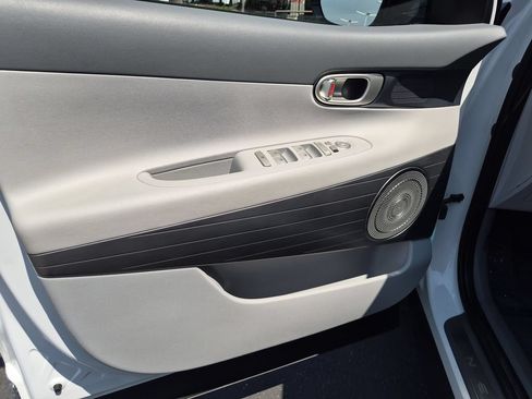 Used 2021 Hyundai Nexo Blue FWD image 12