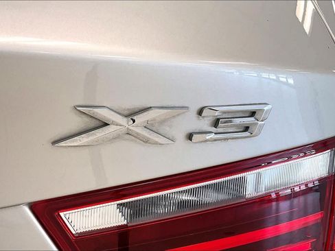 Used 2016 BMW X3 sDrive28i RWD image 9