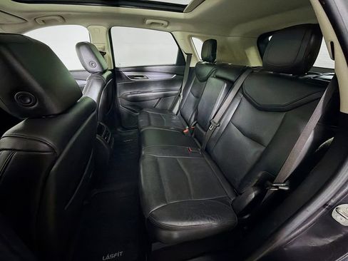 Used 2017 Cadillac XT5 Luxury AWD/4WD image 25