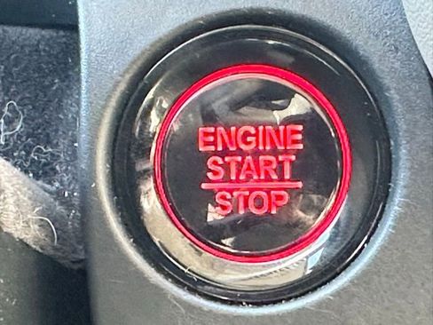 Used 2023 Honda HR-V LX image 11