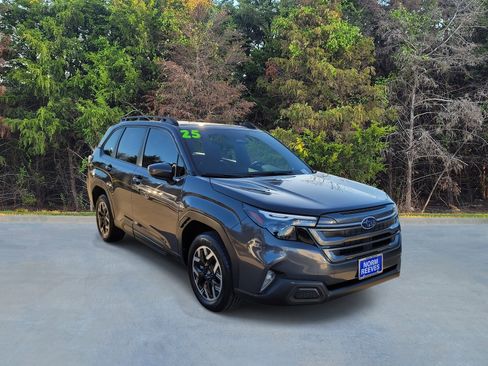 Certified 2025 Subaru Forester Premium image 16