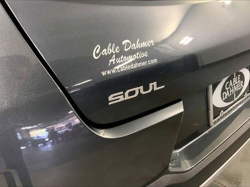 Certified 2025 Kia Soul LX image 8