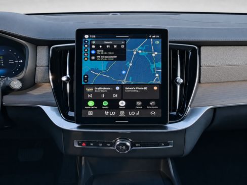 Certified 2026 Volvo XC90 T8 Plus w/ Protection Package Premier AWD/4WD image 15