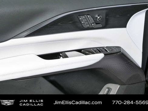 New 2026 Cadillac Lyriq Luxury RWD image 6