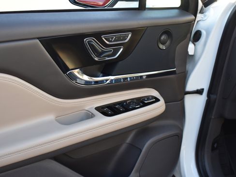 Used 2020 Lincoln Corsair Reserve w/ Elements Package image 25