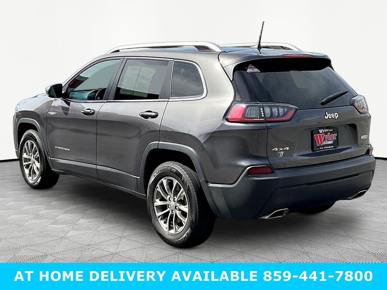 Used 2021 Jeep Cherokee Latitude Lux w/ Comfort/Convenience Group AWD/4WD image 4